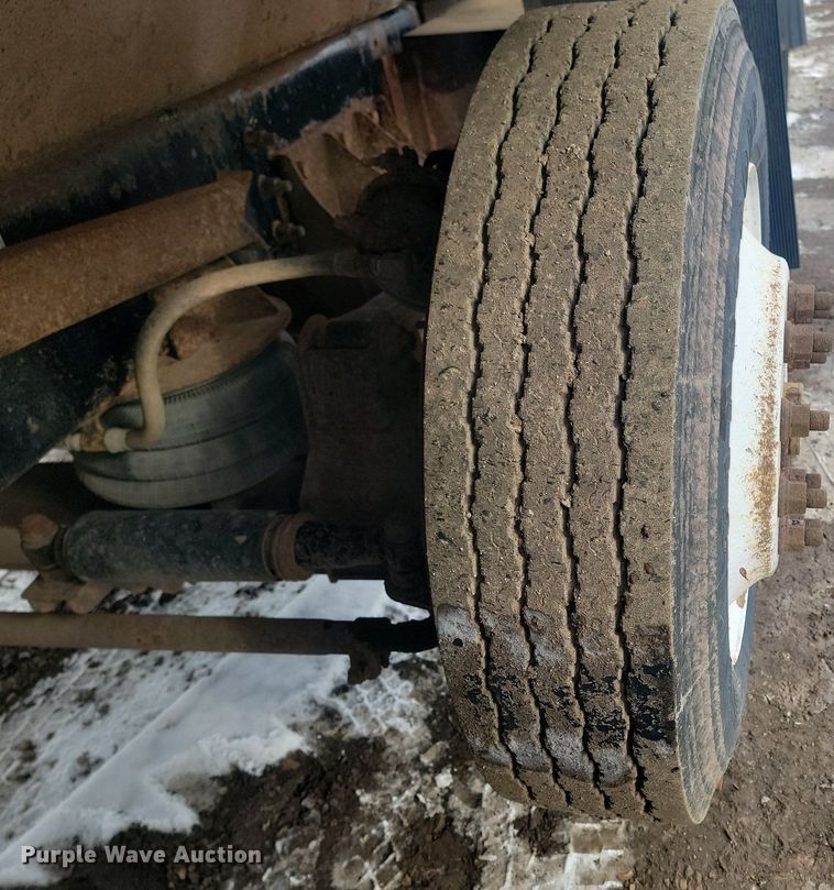 image for item LA9675 2000 Sterling LT8500 dump truck