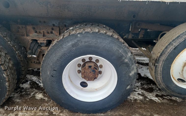 image for item LA9675 2000 Sterling LT8500 dump truck