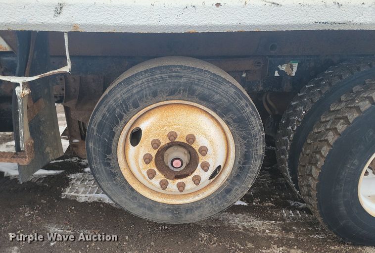 image for item LA9675 2000 Sterling LT8500 dump truck