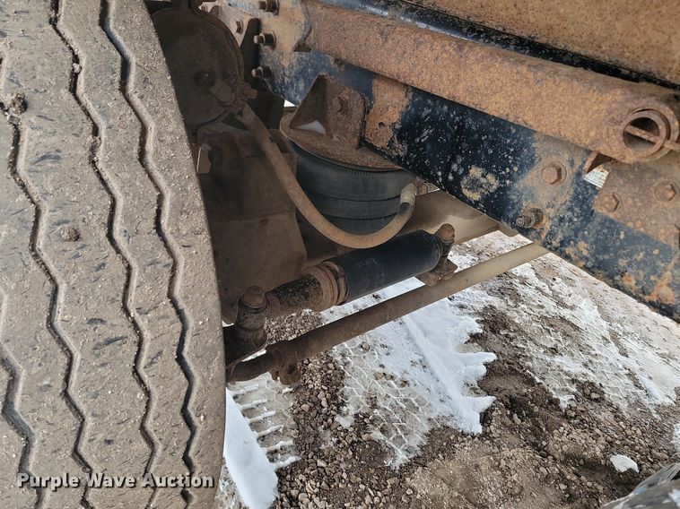 image for item LA9675 2000 Sterling LT8500 dump truck