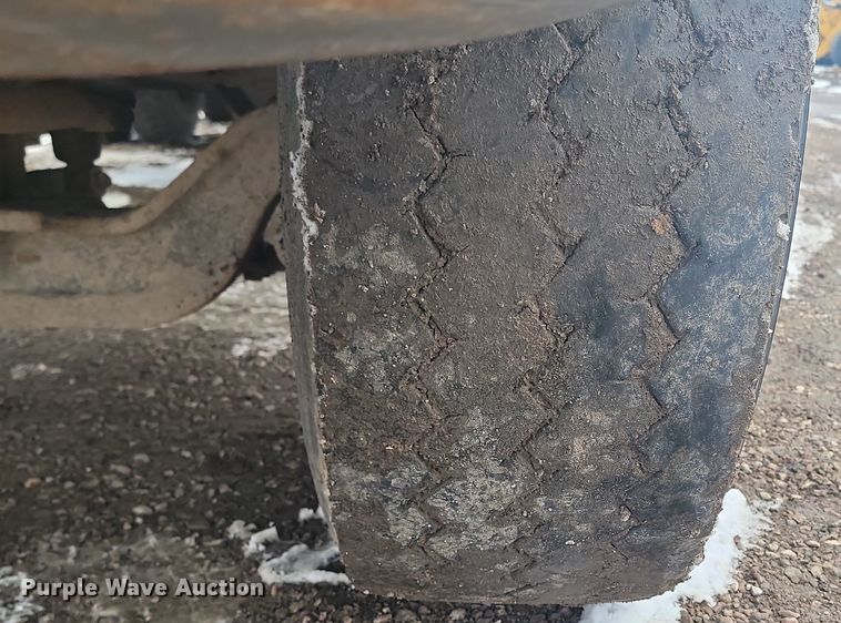 image for item LA9675 2000 Sterling LT8500 dump truck