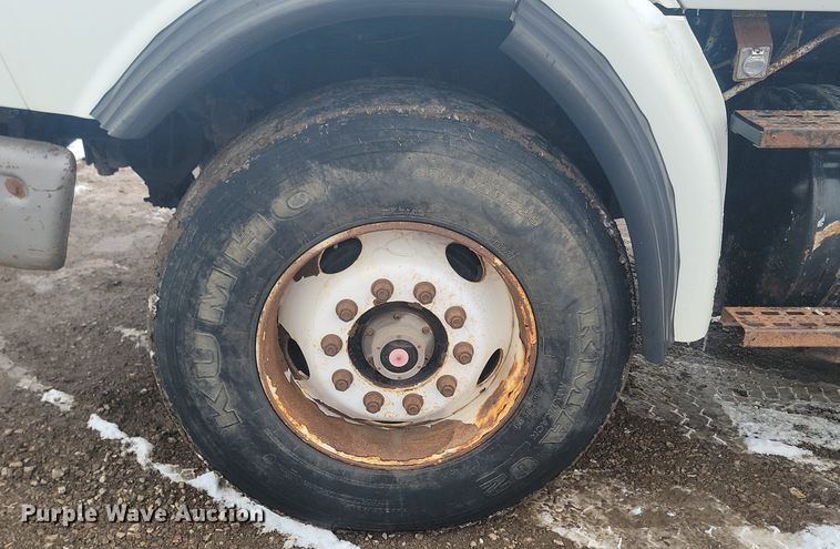 image for item LA9675 2000 Sterling LT8500 dump truck