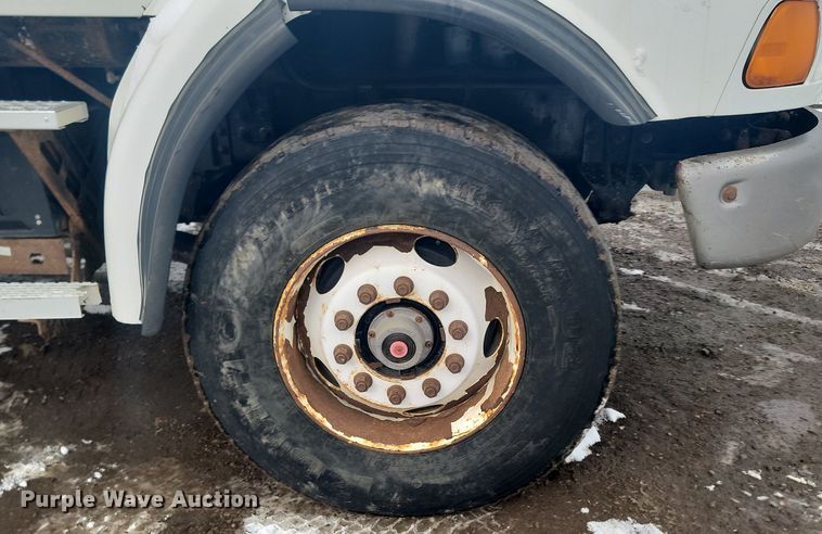 image for item LA9675 2000 Sterling LT8500 dump truck