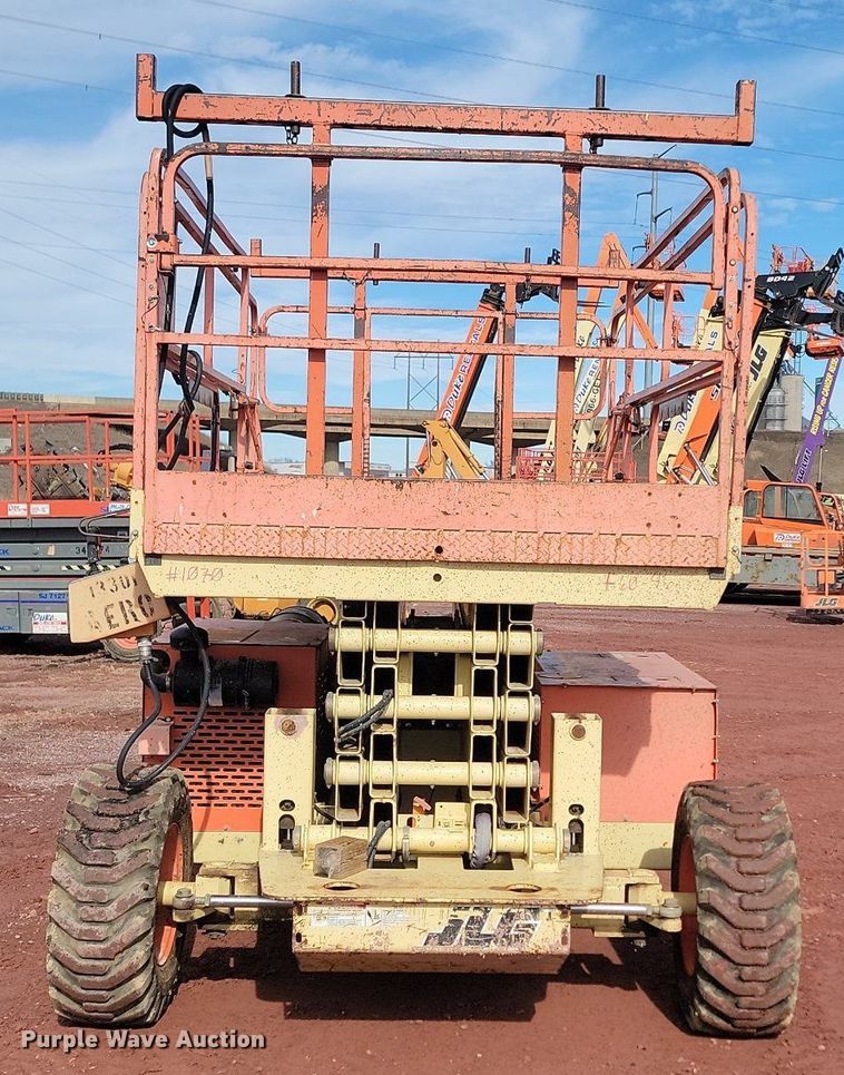 image for item LA9678 2000 JLG  33RTS scissor lift