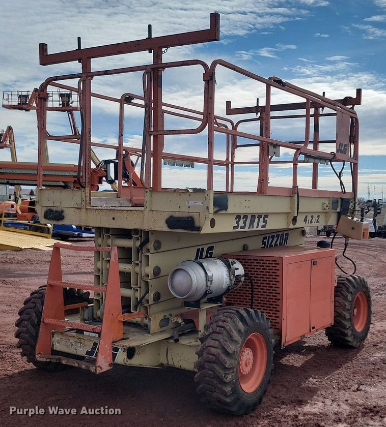 image for item LA9678 2000 JLG  33RTS scissor lift