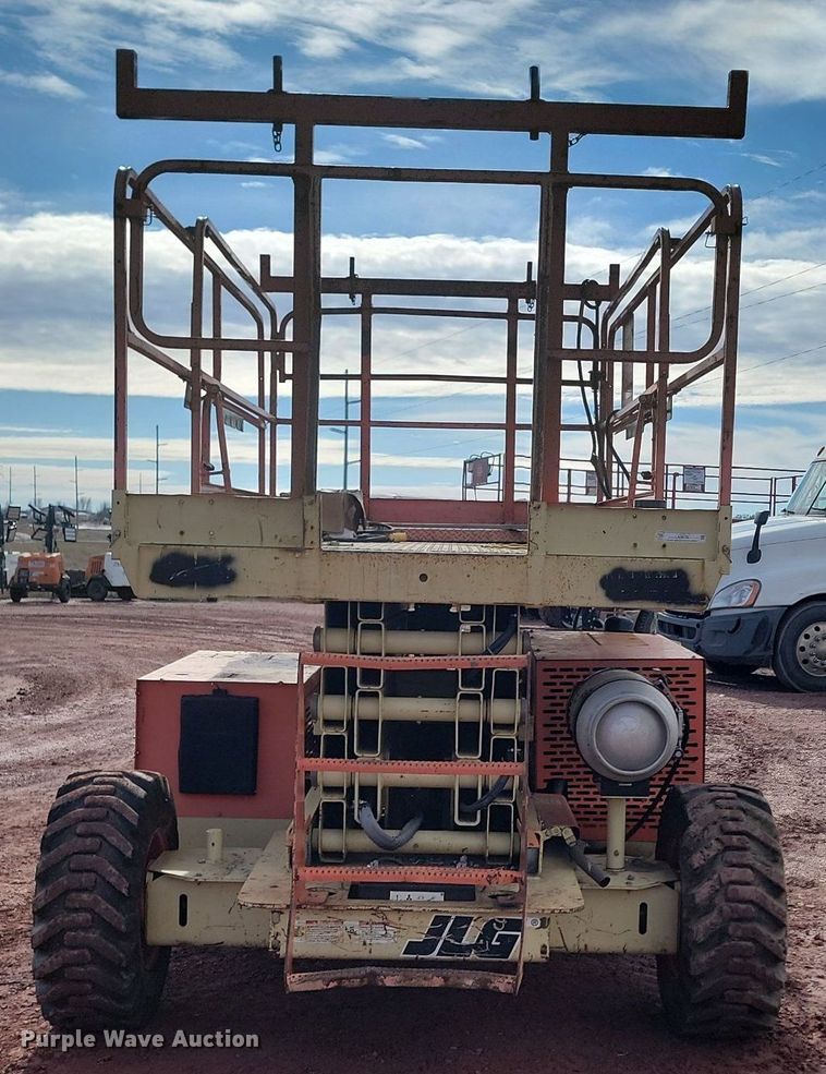 image for item LA9678 2000 JLG  33RTS scissor lift
