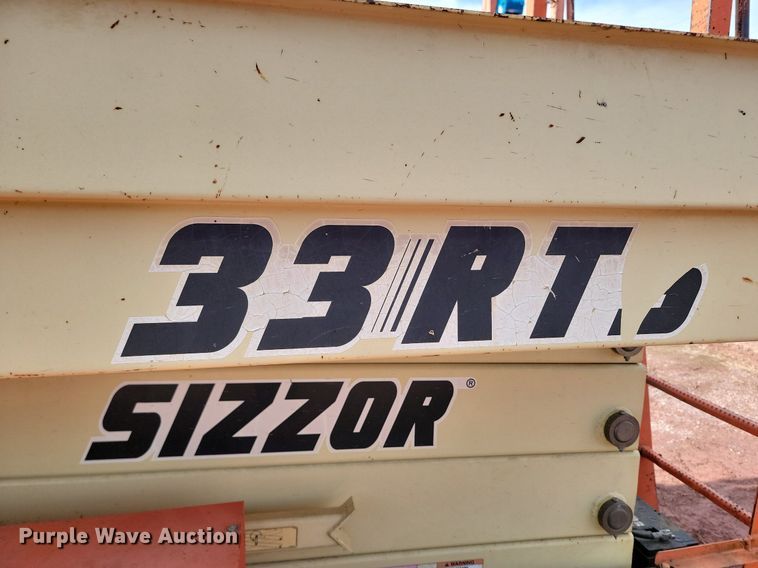 image for item LA9678 2000 JLG  33RTS scissor lift