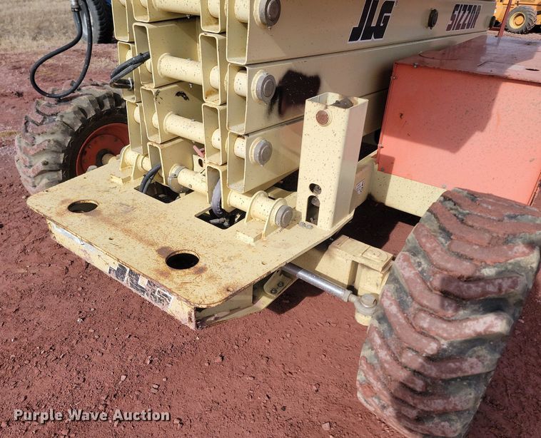 image for item LA9678 2000 JLG  33RTS scissor lift