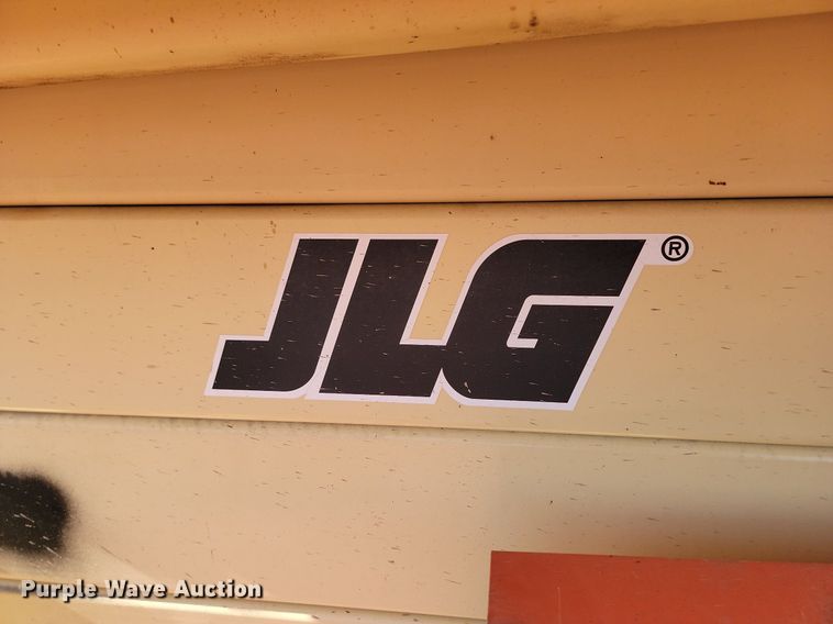 image for item LA9678 2000 JLG  33RTS scissor lift