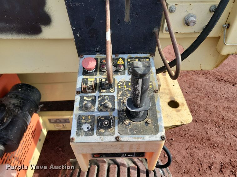 image for item LA9678 2000 JLG  33RTS scissor lift