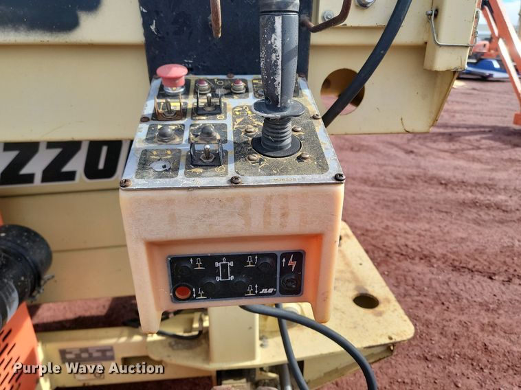 image for item LA9678 2000 JLG  33RTS scissor lift