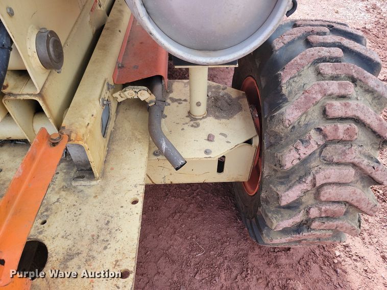 image for item LA9678 2000 JLG  33RTS scissor lift