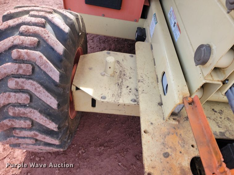 image for item LA9678 2000 JLG  33RTS scissor lift