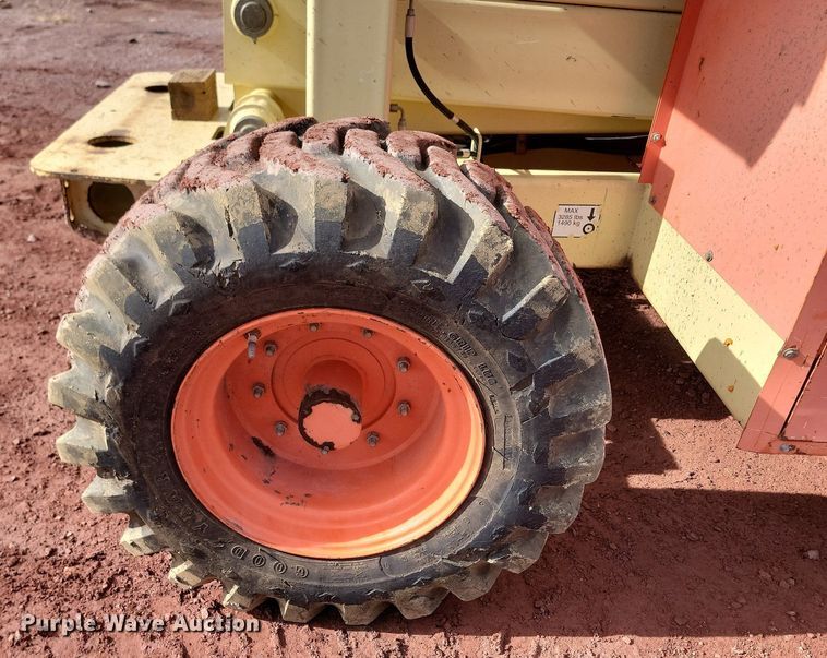 image for item LA9678 2000 JLG  33RTS scissor lift