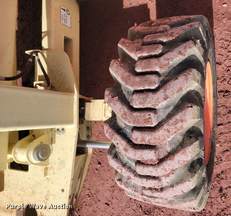 image for item LA9678 2000 JLG  33RTS scissor lift