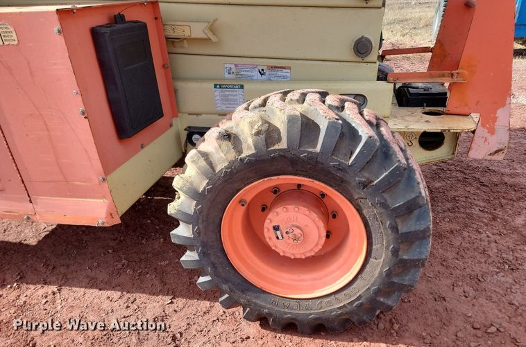 image for item LA9678 2000 JLG  33RTS scissor lift