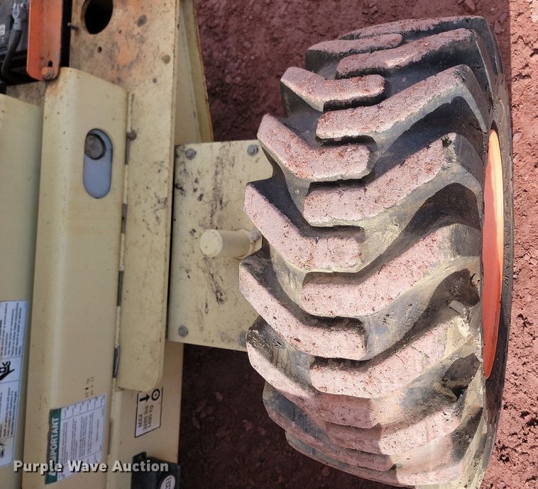 image for item LA9678 2000 JLG  33RTS scissor lift