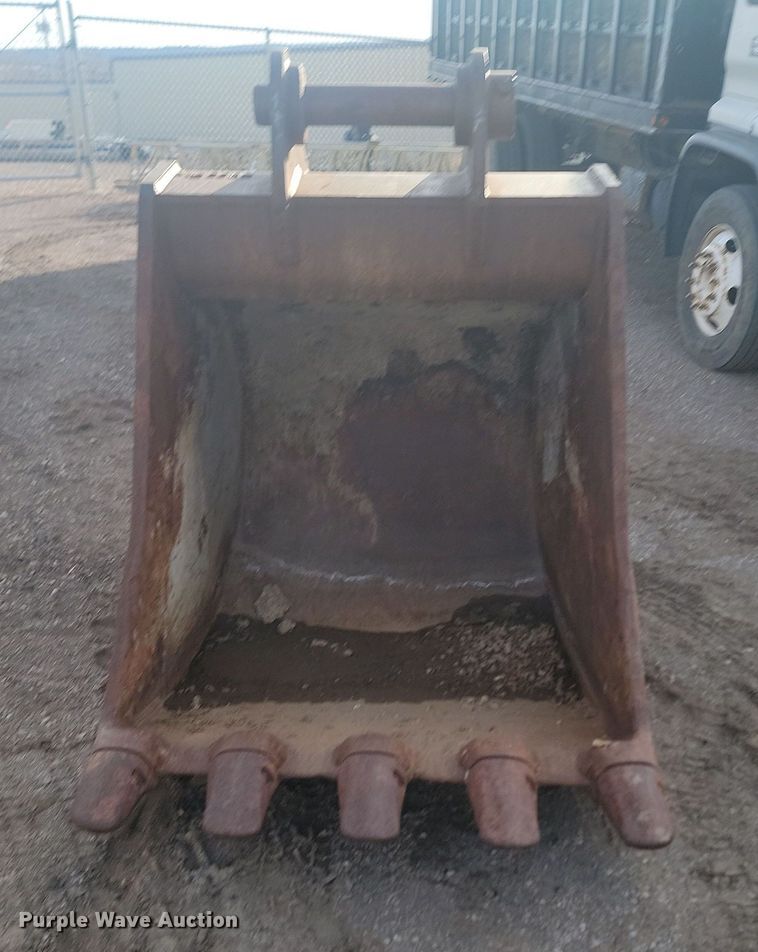 image for item LA9695 Esco excavator bucket