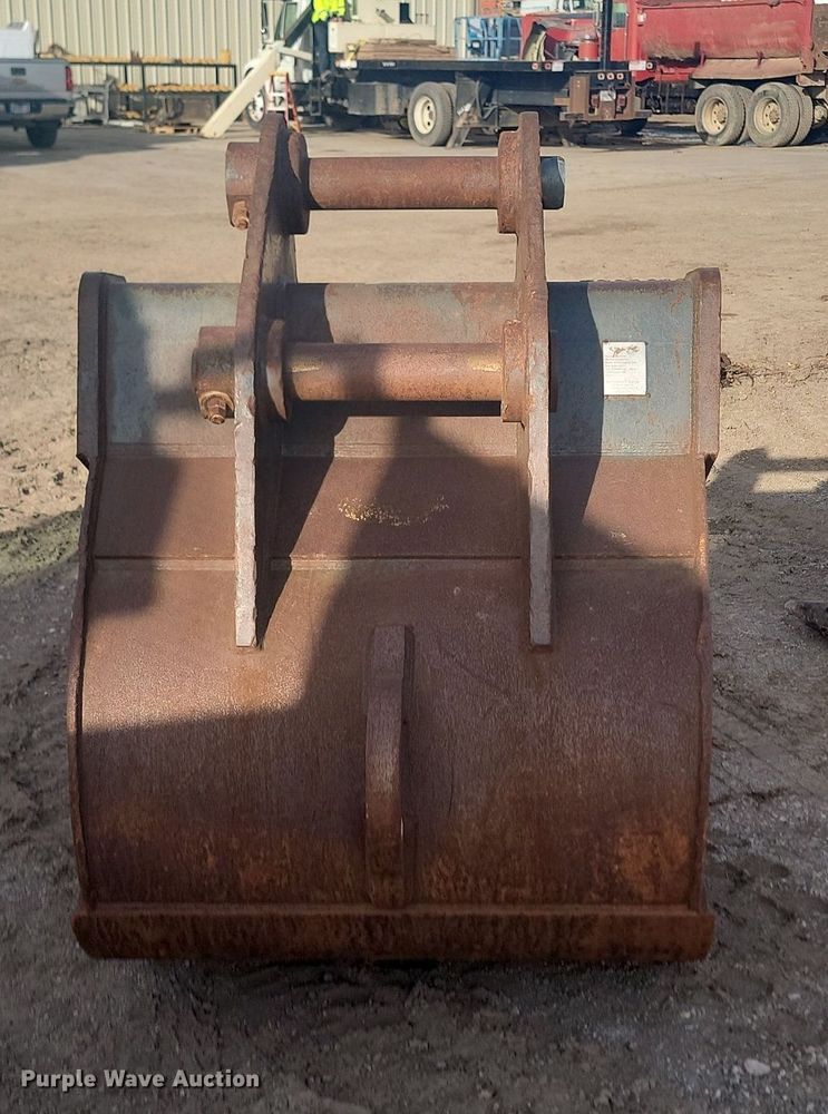 image for item LA9695 Esco excavator bucket