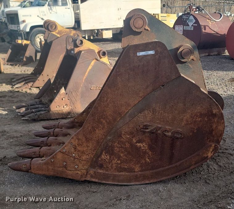 image for item LA9695 Esco excavator bucket
