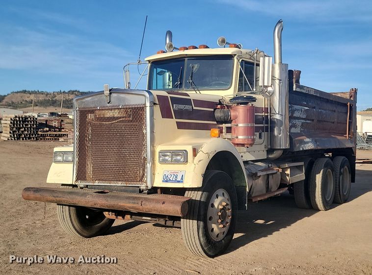 image for item LA9698 1988 Kenworth  W900 dump truck
