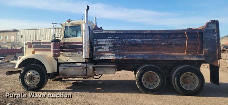 image for item LA9698 1988 Kenworth  W900 dump truck