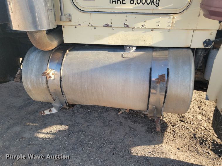 image for item LA9698 1988 Kenworth  W900 dump truck