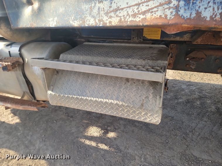 image for item LA9698 1988 Kenworth  W900 dump truck