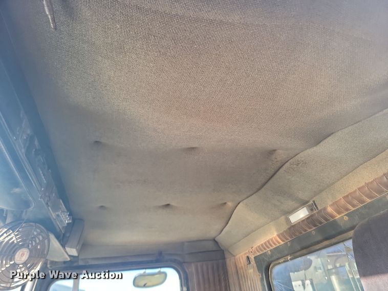 image for item LA9698 1988 Kenworth  W900 dump truck