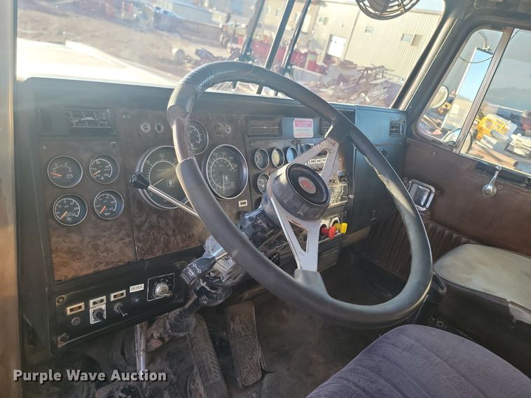 image for item LA9698 1988 Kenworth  W900 dump truck