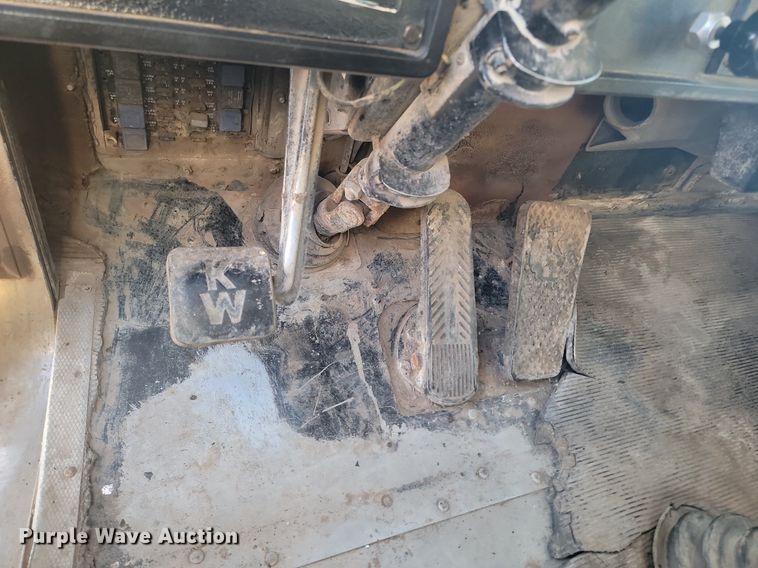 image for item LA9698 1988 Kenworth  W900 dump truck