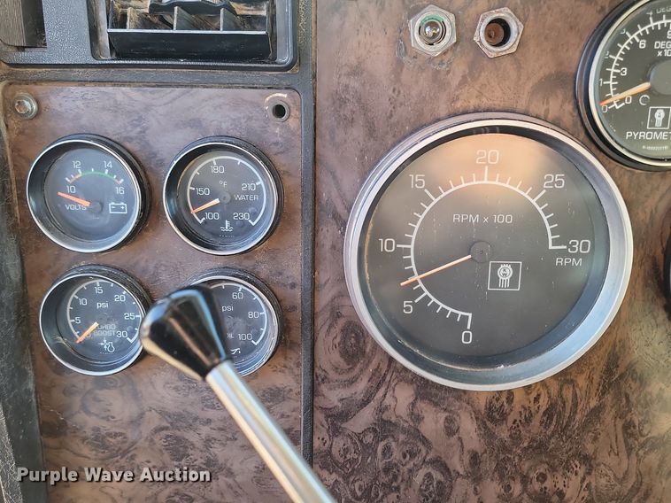 image for item LA9698 1988 Kenworth  W900 dump truck