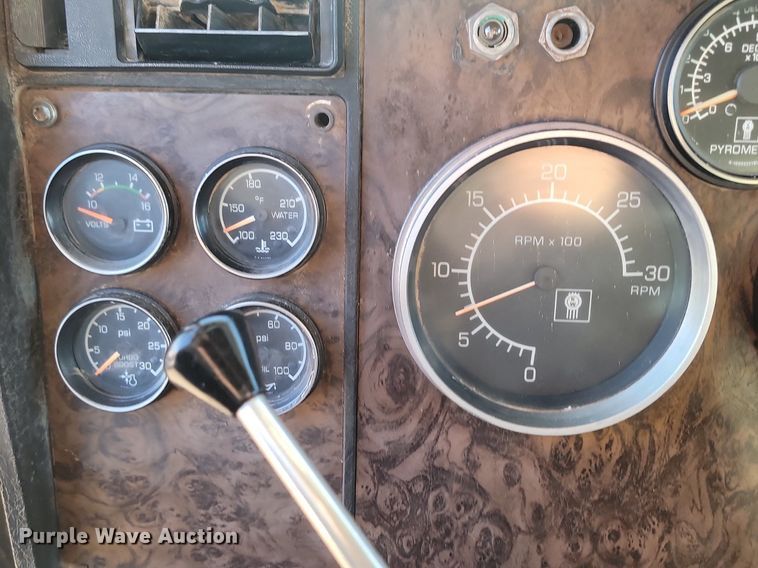 image for item LA9698 1988 Kenworth  W900 dump truck