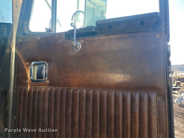 image for item LA9698 1988 Kenworth  W900 dump truck