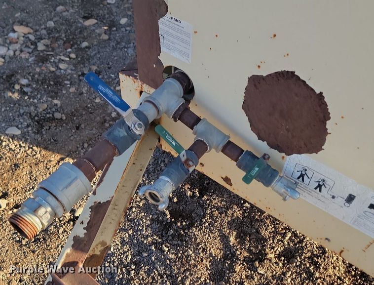 image for item LA9700 1999 Ingersoll Rand  P375WCU air compressor