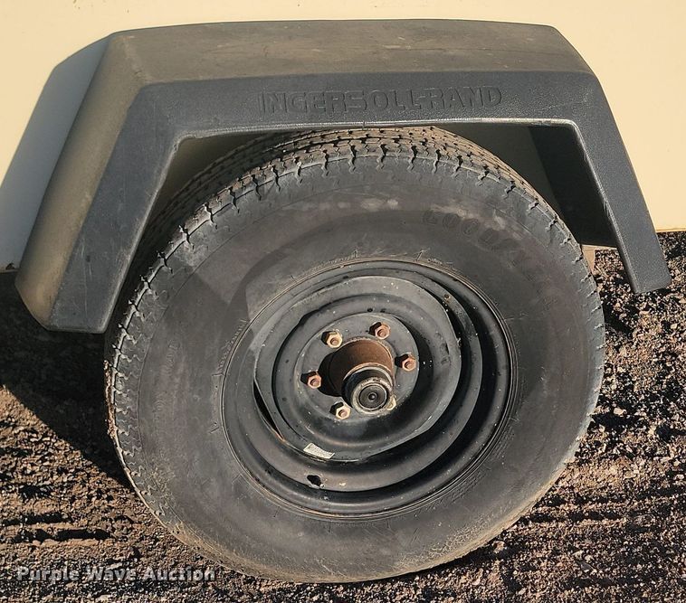 image for item LA9700 1999 Ingersoll Rand  P375WCU air compressor