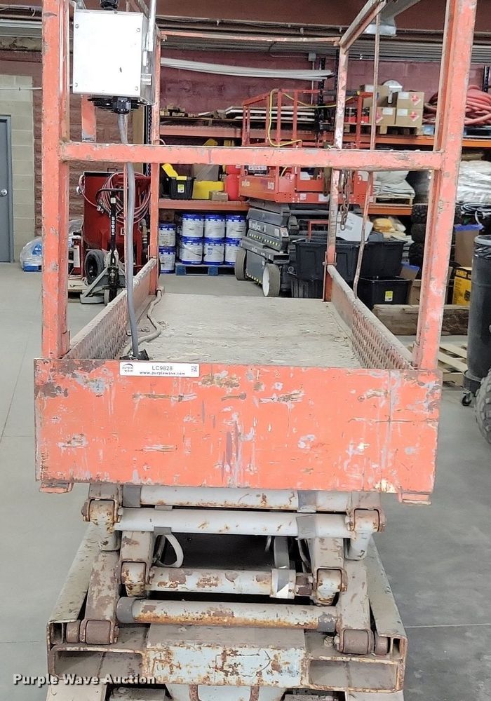 image for item LC9828 1996 Skyjack SJ3220 scissor lift