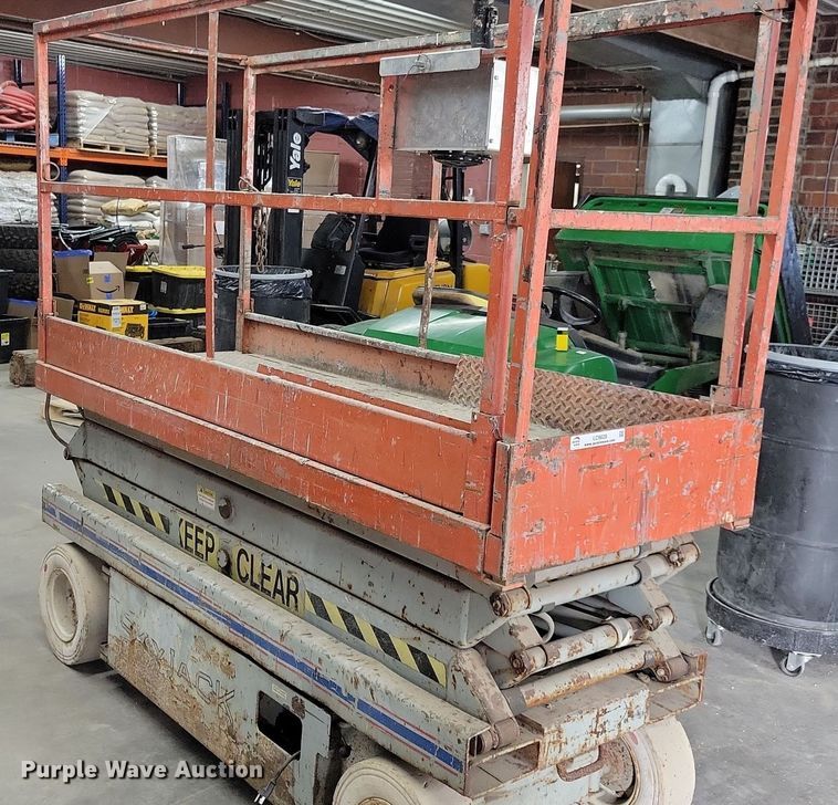image for item LC9828 1996 Skyjack SJ3220 scissor lift