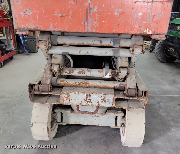 image for item LC9828 1996 Skyjack SJ3220 scissor lift