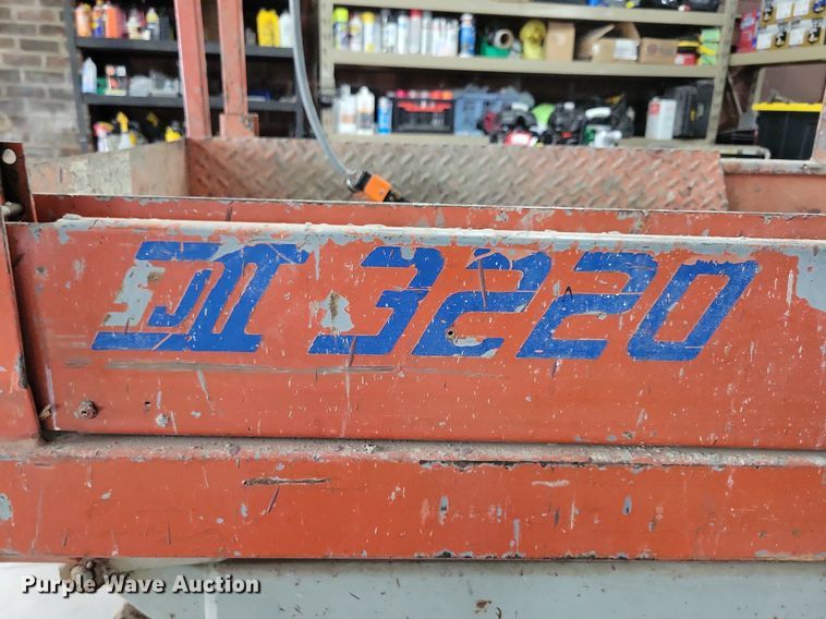 image for item LC9828 1996 Skyjack SJ3220 scissor lift