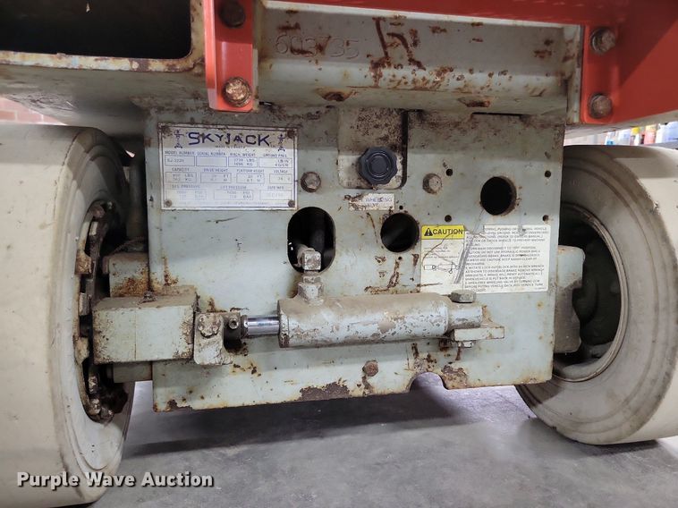 image for item LC9828 1996 Skyjack SJ3220 scissor lift