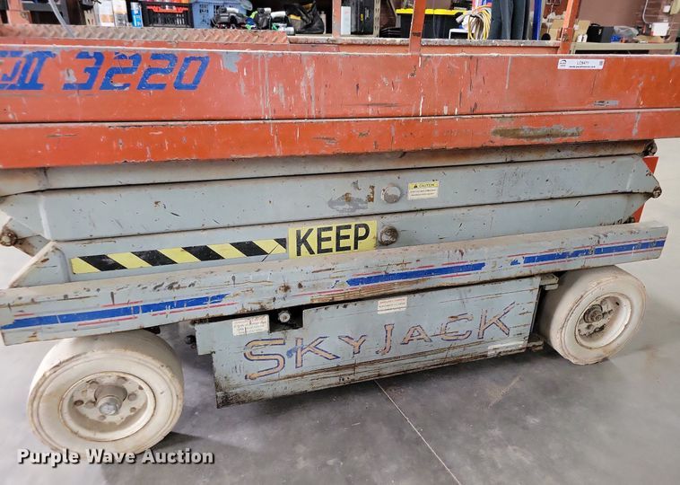 image for item LC9828 1996 Skyjack SJ3220 scissor lift