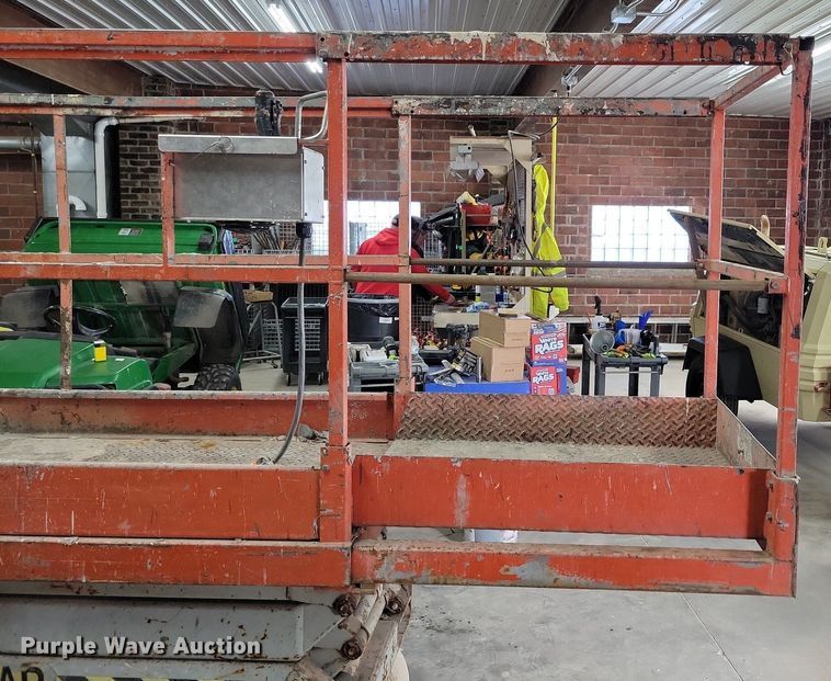 image for item LC9828 1996 Skyjack SJ3220 scissor lift
