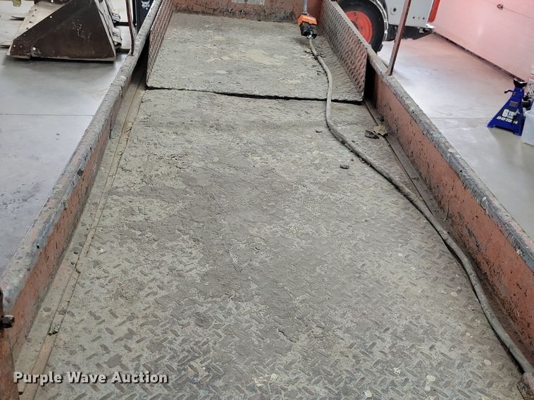 image for item LC9828 1996 Skyjack SJ3220 scissor lift