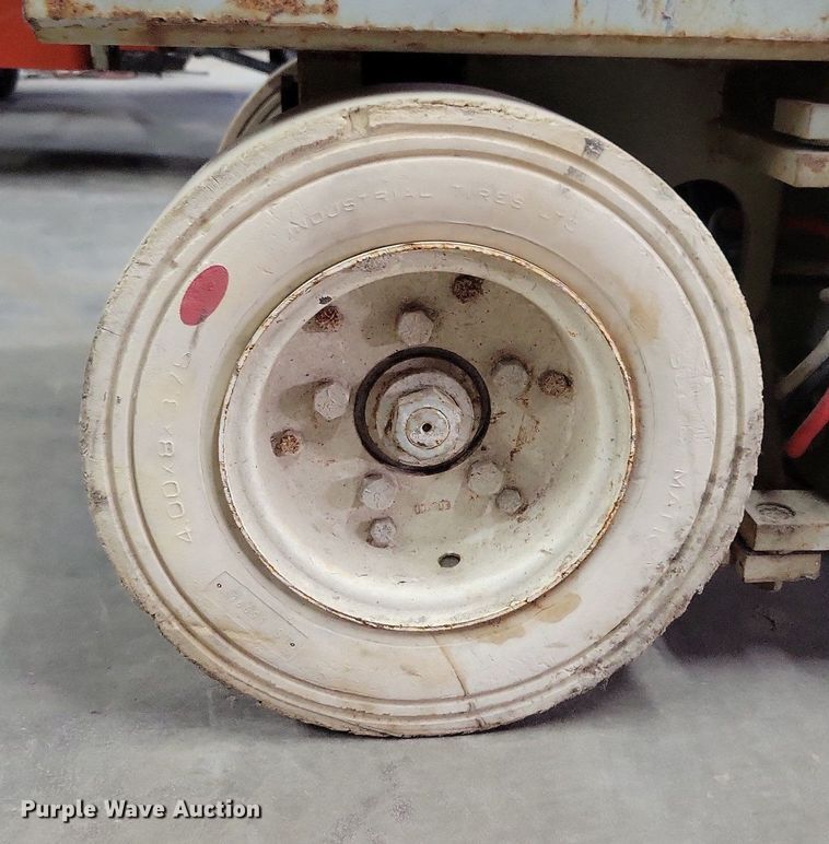 image for item LC9828 1996 Skyjack SJ3220 scissor lift