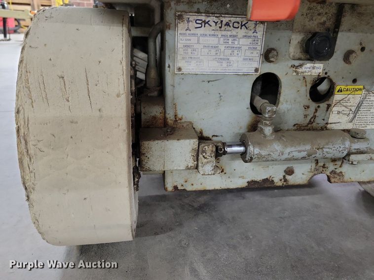 image for item LC9828 1996 Skyjack SJ3220 scissor lift