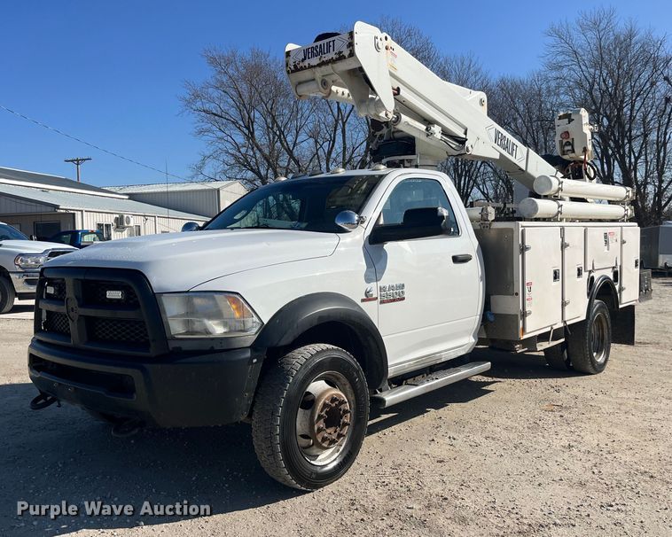 image for item LD9957 2014 Dodge Ram 5500 HD bucket truck