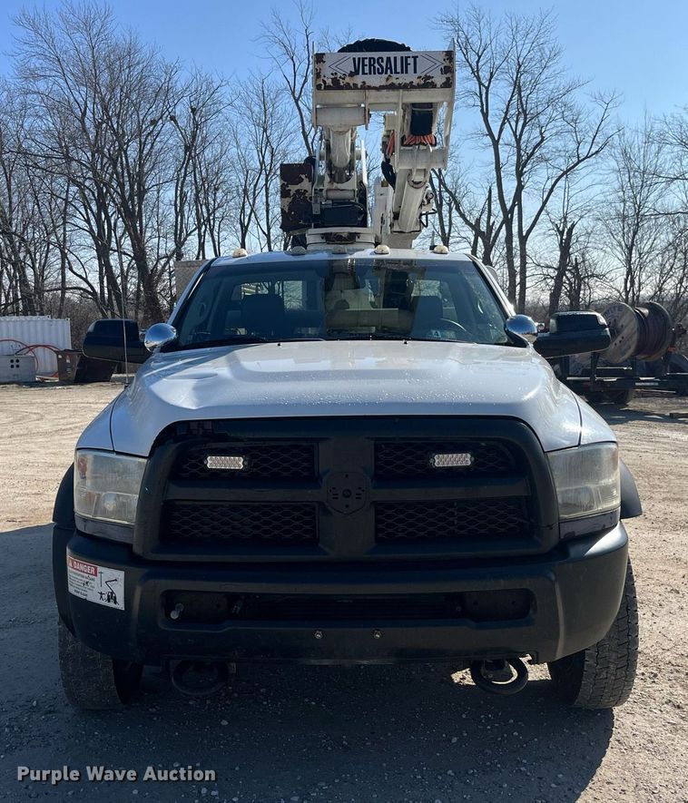 image for item LD9957 2014 Dodge Ram 5500 HD bucket truck