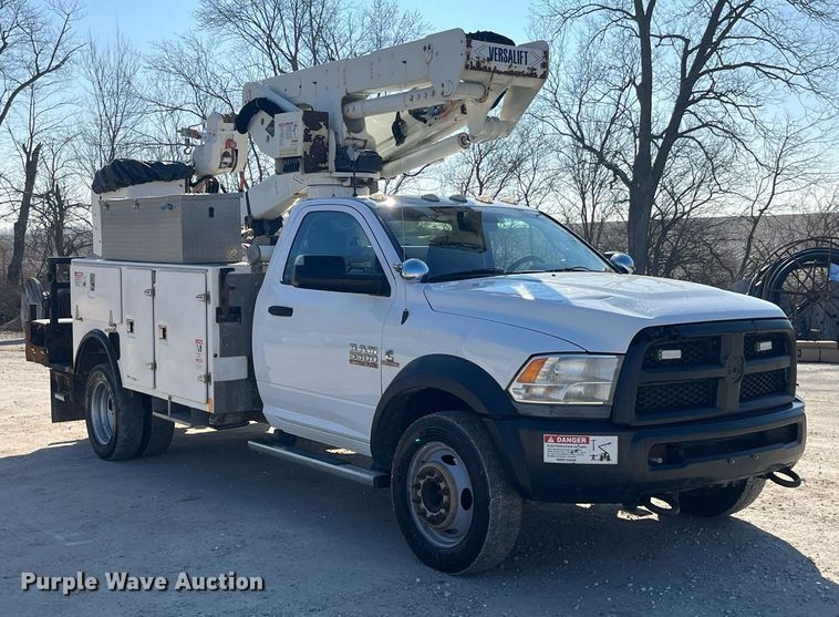 image for item LD9957 2014 Dodge Ram 5500 HD bucket truck