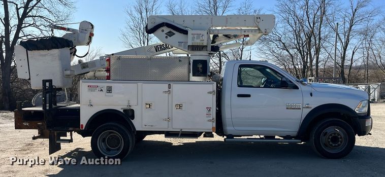 image for item LD9957 2014 Dodge Ram 5500 HD bucket truck